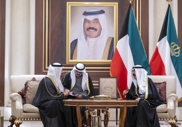 Hamdan bin Zayed condoles Emir of Kuwait over passing of Sheikh Nawaf Al-Ahmad Al-Jaber Al-Sabah