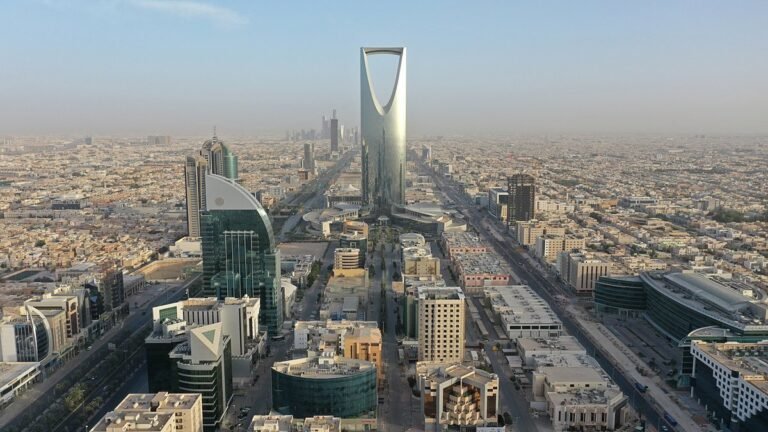 Saudi Eases RHQ Rule, Allows Exemptions for Foreign Firms in Gov’t Contracts