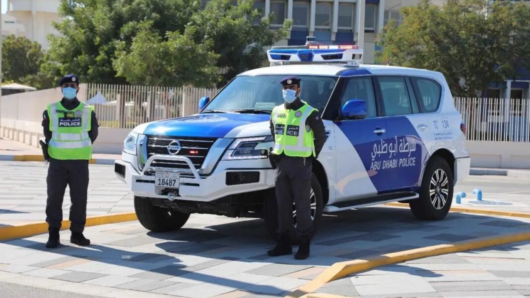 Abu Dhabi warns drivers: Dh800 fine, 4 black points for distractions Abu Dhabi warns drivers: Dh800 fine, 4 black points for distractions