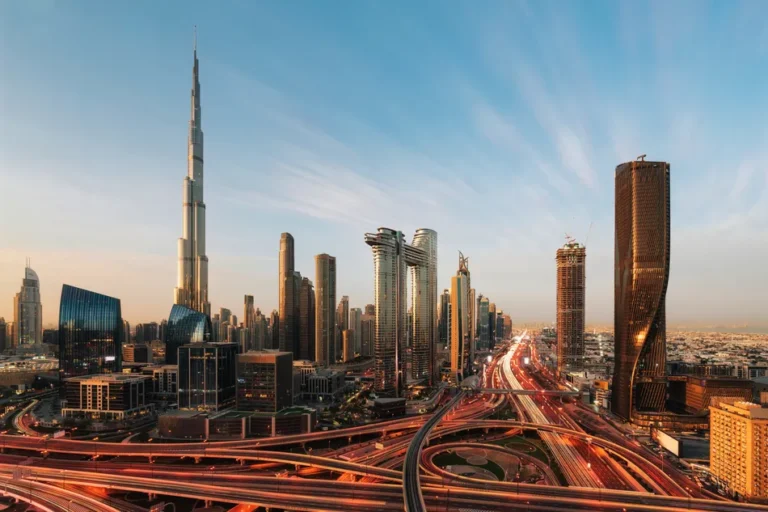 Dubai adds 161,000 residents as population surge continues Dubai adds 161,000 residents as population surge continues