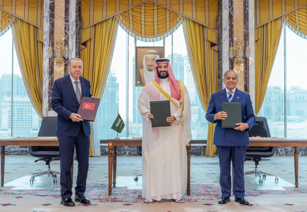 Saudi Arabia, Türkiye and Pakistan sign joint defense pact Saudi Arabia, Türkiye and Pakistan sign joint defense pact